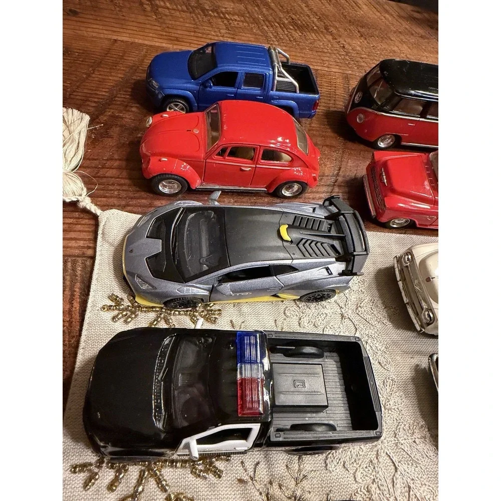 Lot Of 21 Kinsmart 1:46 1:40 1:38 1:36 1:34 1:28 Scale Diecast Car Loose. As Is